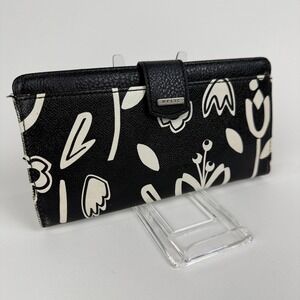 Relic Black White Floral Print Clutch Wallet Snap Closure Zip Pocket Women's